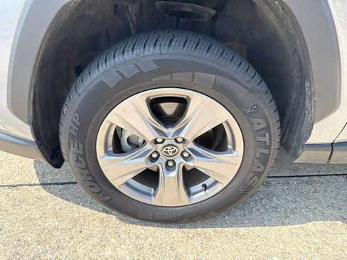 Used 2024 Toyota RAV4 XLE FWD image 4