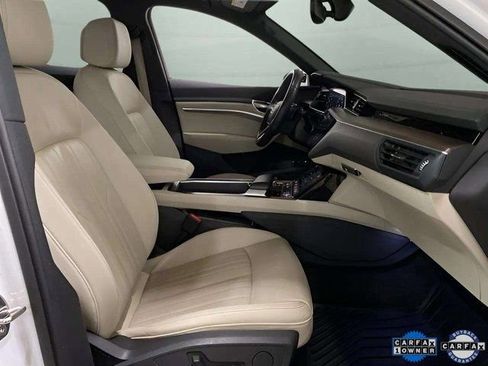 Used 2024 Audi Q8 e-tron Premium image 73