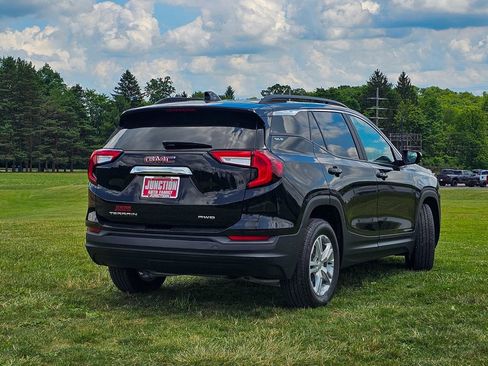 Used 2023 GMC Terrain SLE w/ Driver Convenience Package AWD/4WD image 3