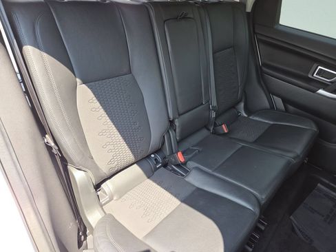Used 2018 Land Rover Discovery Sport SE AWD/4WD image 25