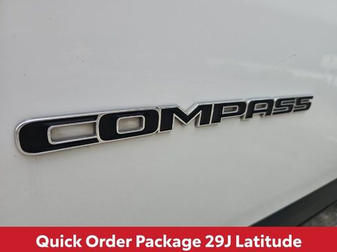 Used 2024 Jeep Compass Latitude AWD/4WD image 5