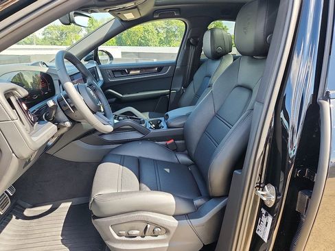 New 2026 Porsche Cayenne S image 5