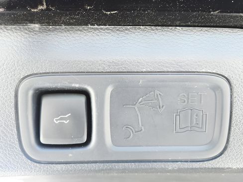 Used 2024 Ford Expedition XLT RWD image 13