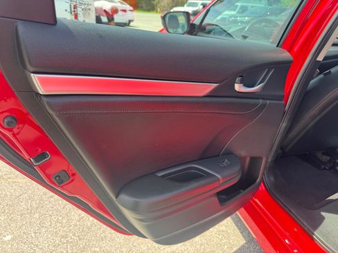 Used 2016 Honda Civic Touring image 39
