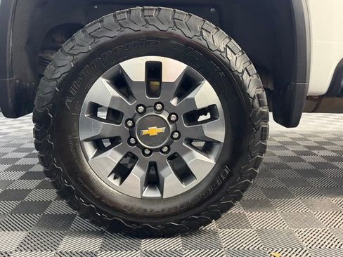 Used 2021 Chevrolet Silverado 2500 Custom w/ Custom Value Package AWD/4WD image 31