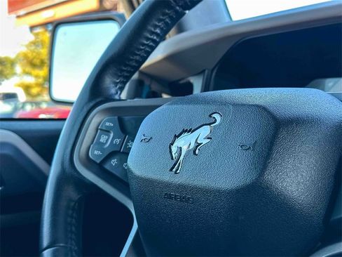 Used 2023 Ford Bronco Wildtrak image 28