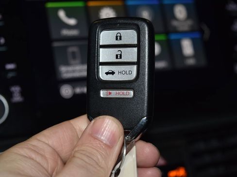 Used 2018 Honda Accord Sport image 17