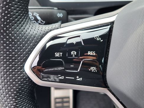 Used 2024 Volkswagen Tiguan SE R-Line AWD/4WD image 23