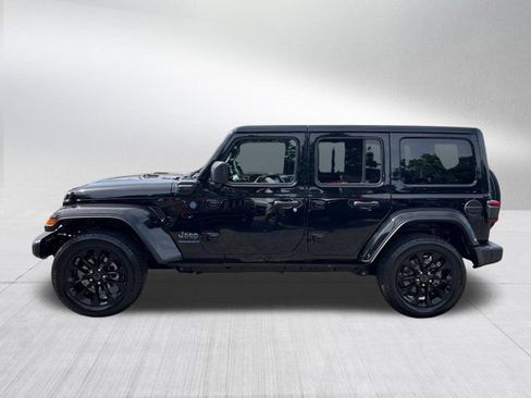 Certified 2025 Jeep Wrangler Unlimited Sahara w/ Safety Group AWD/4WD image 8