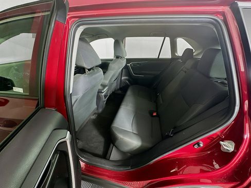 Used 2020 Toyota RAV4 LE FWD image 25