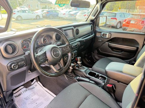 Used 2021 Jeep Wrangler Unlimited Sport AWD/4WD image 11