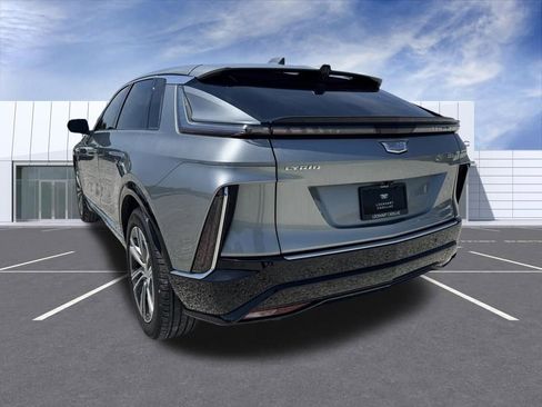Used 2024 Cadillac Lyriq Luxury AWD/4WD image 12