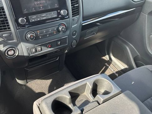 Used 2022 Nissan Titan SV RWD image 19