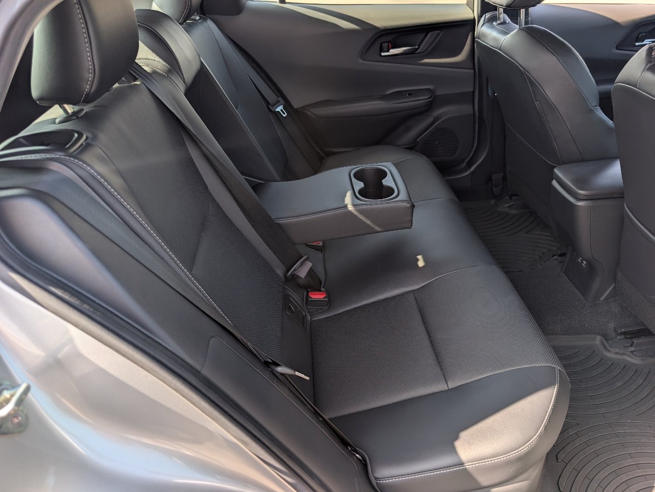 Used 2024 Toyota Prius XLE FWD image 5