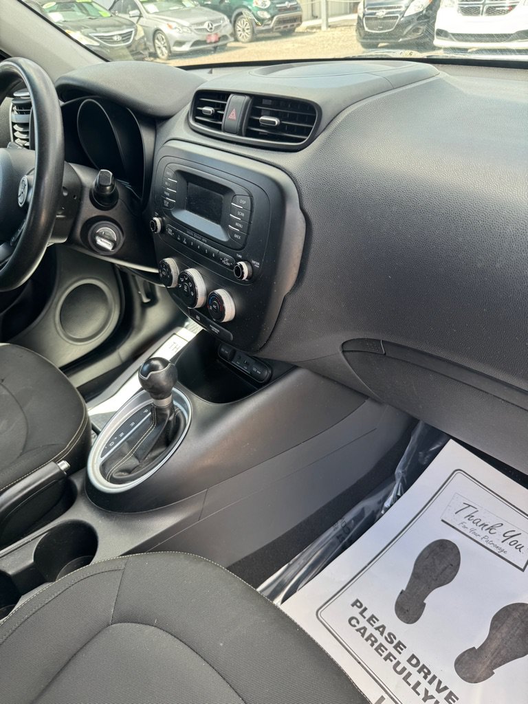 Used 2014 Kia Soul + FWD image 13