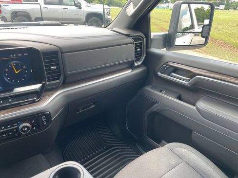 Used 2025 Chevrolet Silverado 2500 LT w/ Convenience Package AWD/4WD image 34