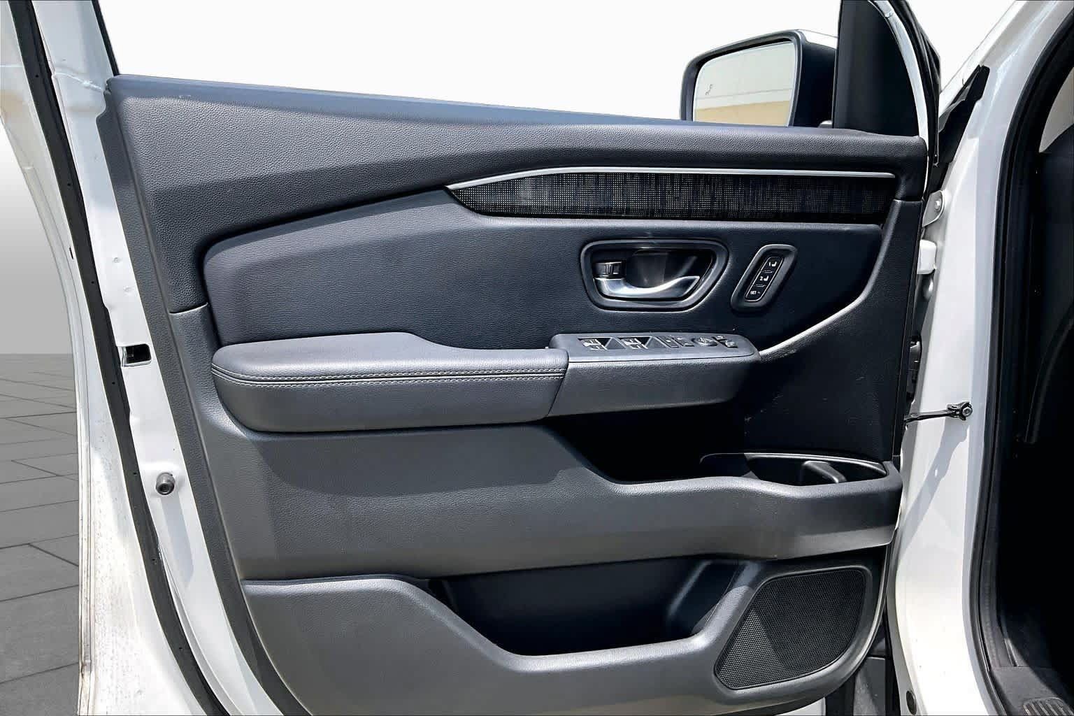 Used 2023 Honda Pilot Elite image 20