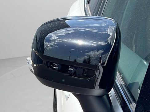 Certified 2026 Volvo XC60 B5 Core w/ Climate Package PRO AWD/4WD image 11