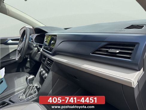 Used 2024 Volkswagen Taos SE FWD image 32