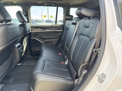 New 2026 Jeep Grand Cherokee Limited w/ Limited Altitude Package image 7