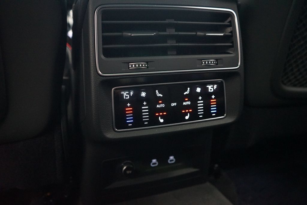 Used 2023 Audi Q8 Premium Plus AWD/4WD image 15