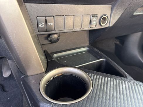 Used 2015 Toyota RAV4 XLE image 22