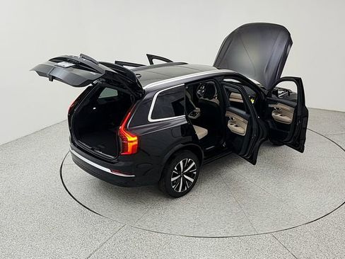 New 2026 Volvo XC90 B5 Core image 40