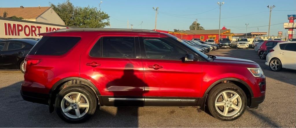 Used 2018 Ford Explorer XLT w/ Equipment Group 201A FWD image 4