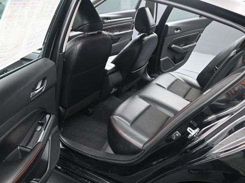 Used 2023 Nissan Altima 2.5 SR image 17