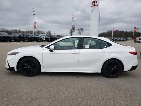 New 2026 Toyota Camry SE FWD image 8