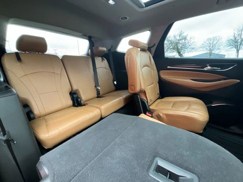 Used 2018 Buick Enclave Essence image 16