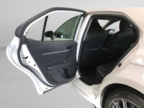 Used 2023 Toyota Camry SE w/ Cold Weather Package image 13