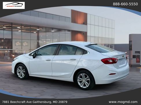 Used 2019 Chevrolet Cruze LT w/ Convenience Package FWD image 9