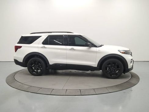 Used 2024 Ford Explorer ST-Line w/ Class IV Trailer Tow Package AWD/4WD image 9