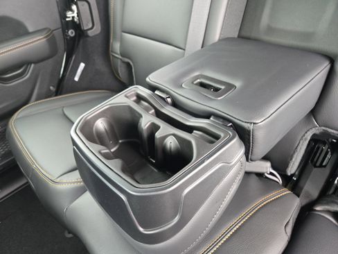 New 2025 Jeep Wrangler Unlimited Sahara AWD/4WD image 34