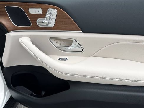 Certified 2026 Mercedes-Benz GLE 450e 4MATIC image 16