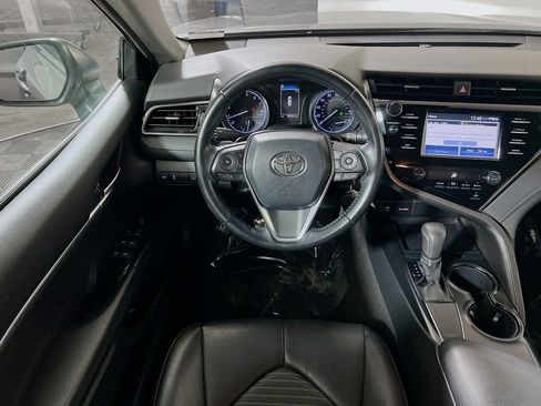 Used 2019 Toyota Camry SE FWD image 19