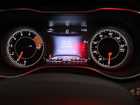 Used 2021 Jeep Cherokee Latitude Lux w/ Comfort/Convenience Group FWD image 20