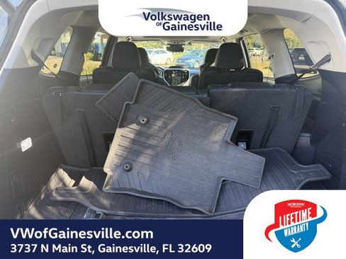 Used 2023 Subaru Ascent Touring image 7