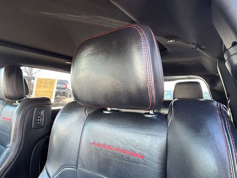 Used 2017 Jeep Grand Cherokee Trailhawk w/ Trailhawk Luxury Group image 11