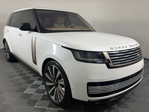 Used 2023 Land Rover Range Rover SV image 10