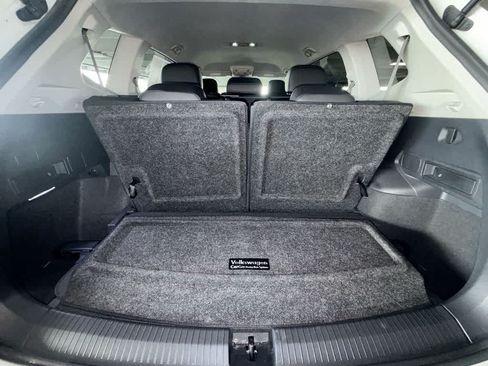 Certified 2022 Volkswagen Tiguan SE FWD image 25