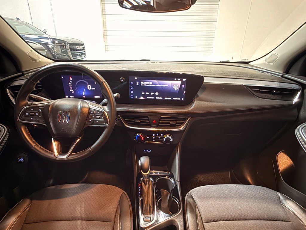 Used 2025 Buick Encore GX Preferred AWD/4WD image 24