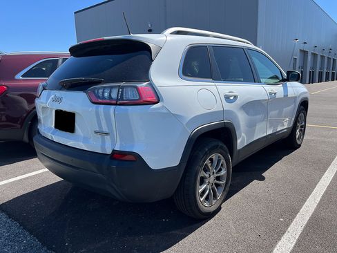 Used 2020 Jeep Cherokee Latitude Plus w/ Cold Weather Group AWD/4WD image 4