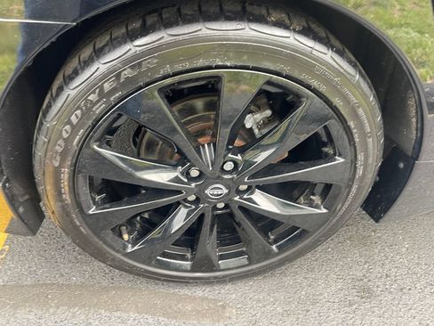 Certified 2023 Nissan Maxima SR w/ Sport Mat Group FWD image 27