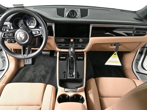 Certified 2026 Porsche Macan image 19