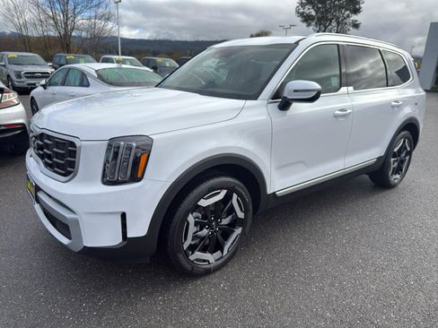 New 2025 Kia Telluride S image 1