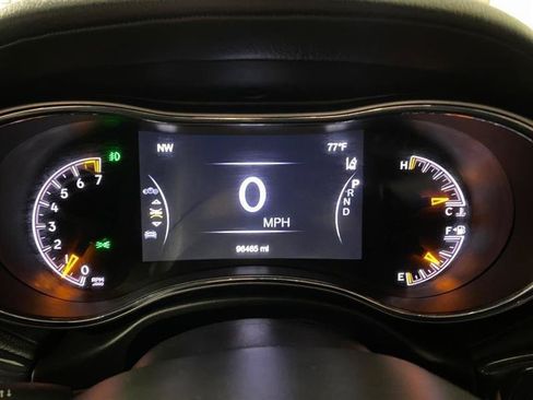 Used 2019 Jeep Grand Cherokee Overland AWD/4WD image 22