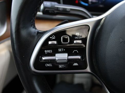 Used 2023 Mercedes-Benz GLS 450 4MATIC image 11