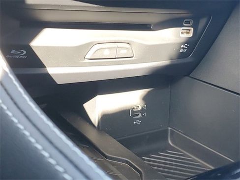 New 2026 Chrysler Pacifica Limited w/ Uconnect Theater Family Group image 35